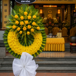 Kệ Hoa Chia Buồn Tri Ân – Hoa Vàng Cao Cấp