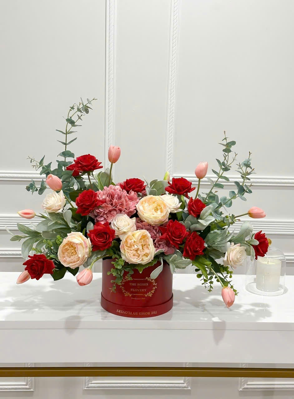 Hộp Hoa Hồng Đỏ Tulip Hồng Sang Trọng